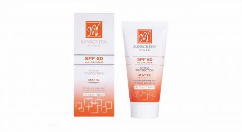 کرم ضد آفتاب فاقد چربی SPF۶۰ مای بدون براق کردن پوست پوشش رنگی مات و جذابی بر روی آن های چرب و مختلط دارد و از چین و چروک و پیری زودرس پوست جلوگیری می کند.